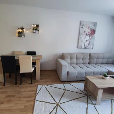 דירה Alacaster With Private Parking