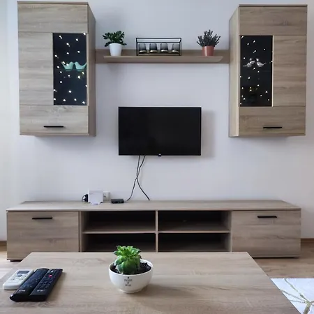 Alacaster With Private Parking נובי סאד