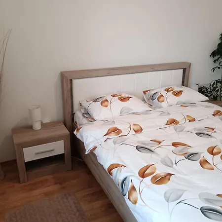 Alacaster With Private Parking