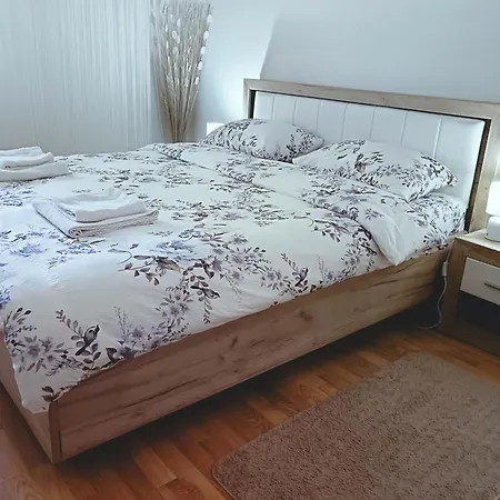 Alacaster With Private Parking נובי סאד